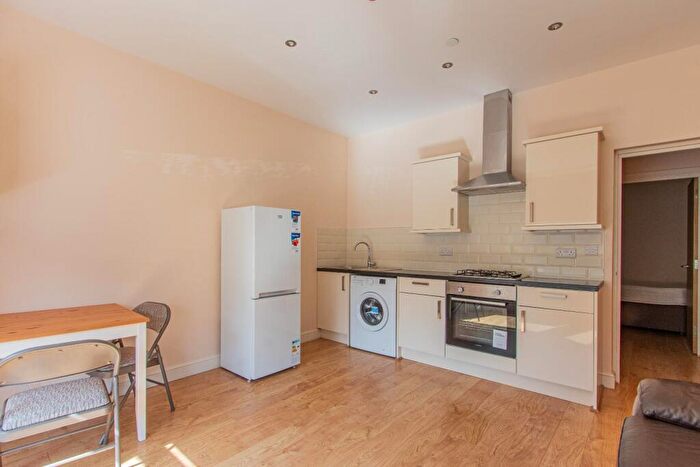1 Bedroom Private Hall To Rent In Colum Road, Cathays, CF10