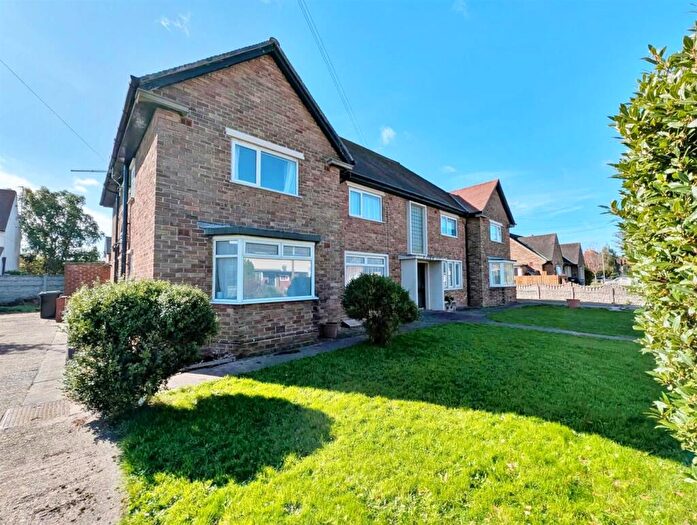 2 Bedroom Flat For Sale In Carr Close, Poulton-Le-Fylde, FY6