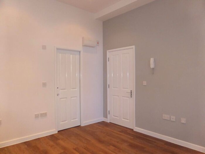 Studio To Rent In Church Road -, P13