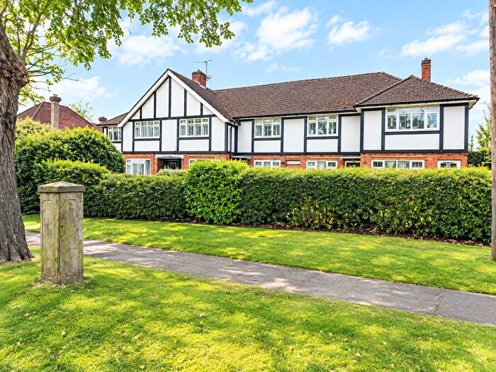 2 Bedroom Maisonette To Rent In Dorking Road, Epsom, Surrey., KT18