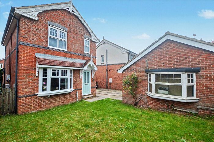 3 Bedroom Detached House For Sale In Ascot Gardens, Leeds, West Yorkshire, LS10