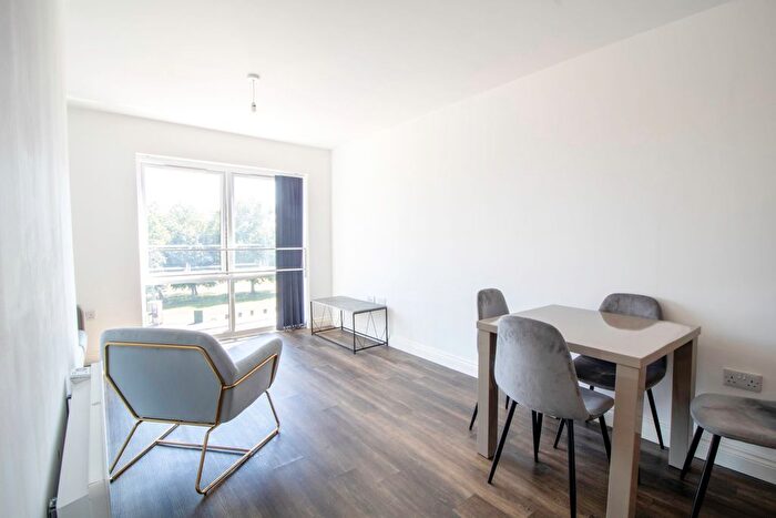 2 Bedroom Flat To Rent In Top Moor Side, Leeds, LS11