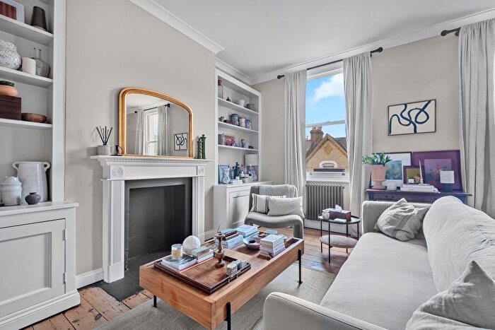 2 Bedroom Flat To Rent In Studland Street, Hammersmith, London, W6