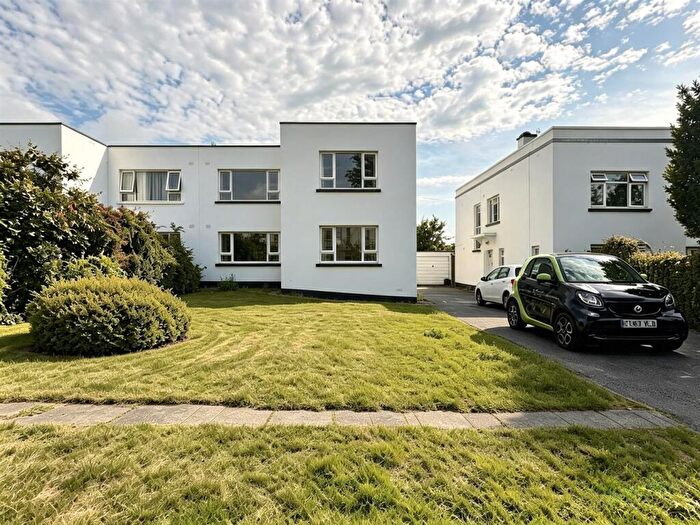 5 Bedroom Detached House To Rent In Taddyforde Court, Exeter, EX4