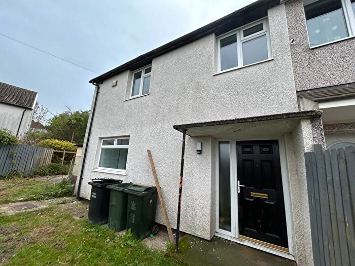 3 Bedroom Semi-Detached House To Rent In St. Marys Mount, Wyke, Bradford, West Yorkshire, BD12