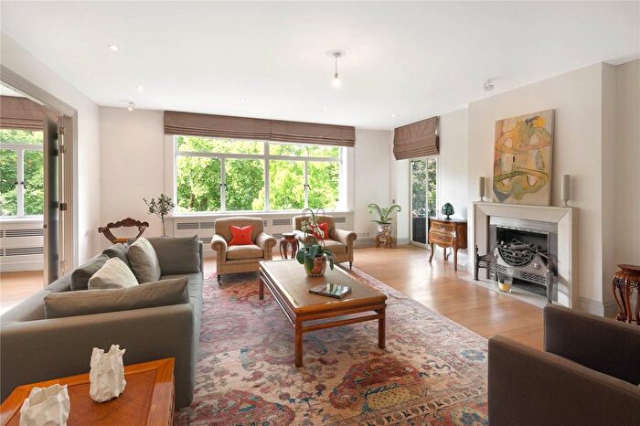 3 Bedroom Flat To Rent In St. James's Place, London, SW1A