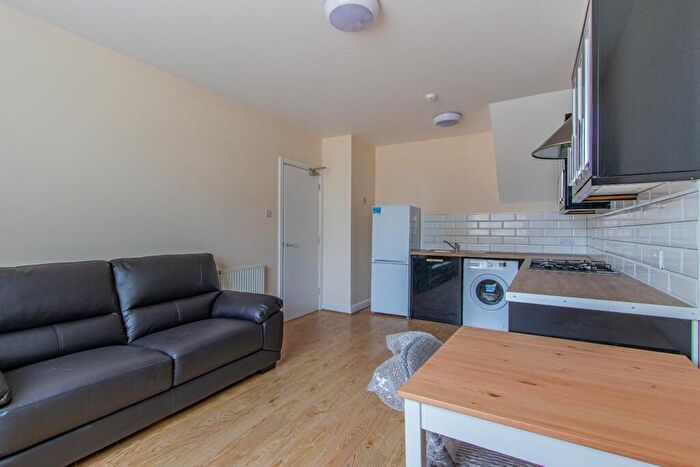 1 Bedroom Private Hall To Rent In Newport Road, Roath, CF24