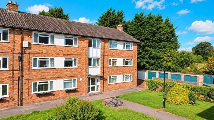 2 Bedroom Flat For Sale In Fordlands Crescent, York, YO19