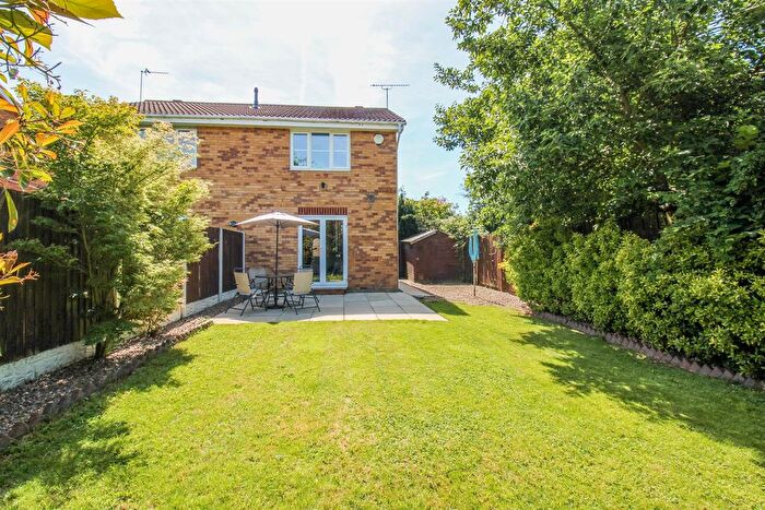 2 Bedroom Semi-Detached House For Sale In Oakmont Close, Normanton, WF6