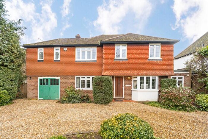 4 Bedroom Detached House To Rent In Woodland Way, Weybridge, KT13