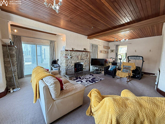 6 Bedroom Semi-Detached House For Sale In Station Road, Rhosneigr, Anglesey, LL64