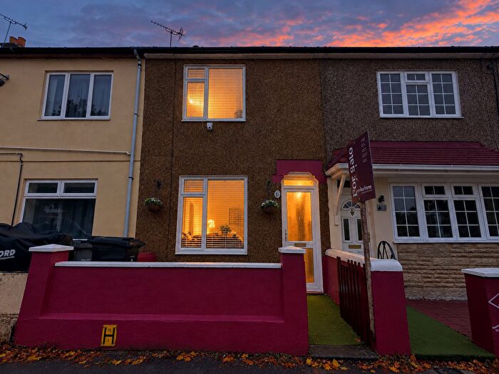 2 Bedroom Terraced House For Sale In Edinburgh Street, Swindon, SN2