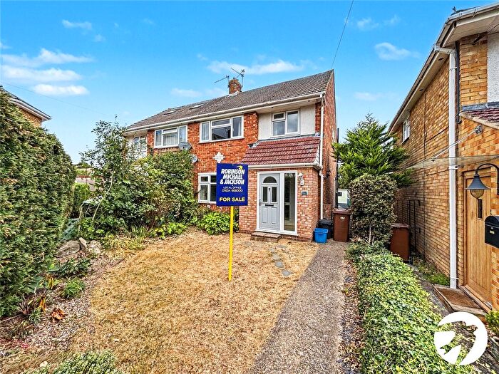 3 Bedroom Semi-Detached House For Sale In Sussex Drive, Chatham, Kent, ME5