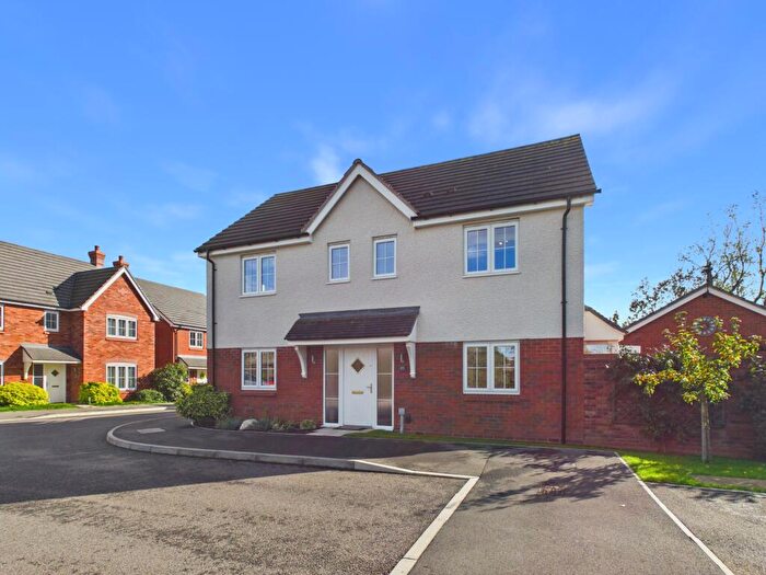 4 Bedroom Detached House For Sale In Maple Close, Hilton, DE65
