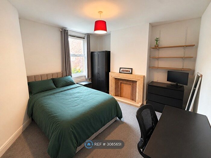 4 Bedroom Terraced House To Rent In Donnington Road, Reading, RG1