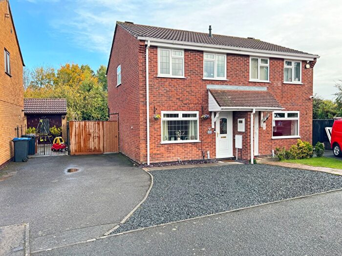3 Bedroom Semi-Detached House For Sale In Newquay Close, Hinckley, Leicestershire, LE10