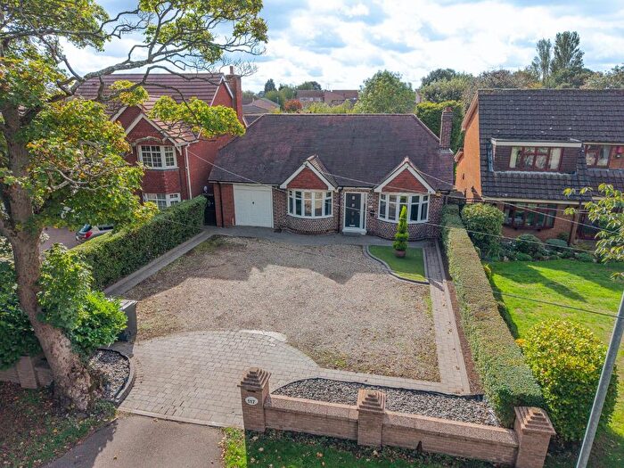 4 Bedroom Detached Bungalow For Sale In Sneyd Lane, Essington, Wolverhampton, WV11