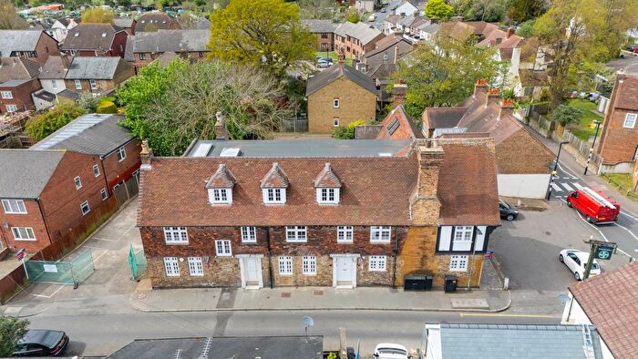 3 Bedroom Flat To Rent In Kent Road, Orpington, BR5