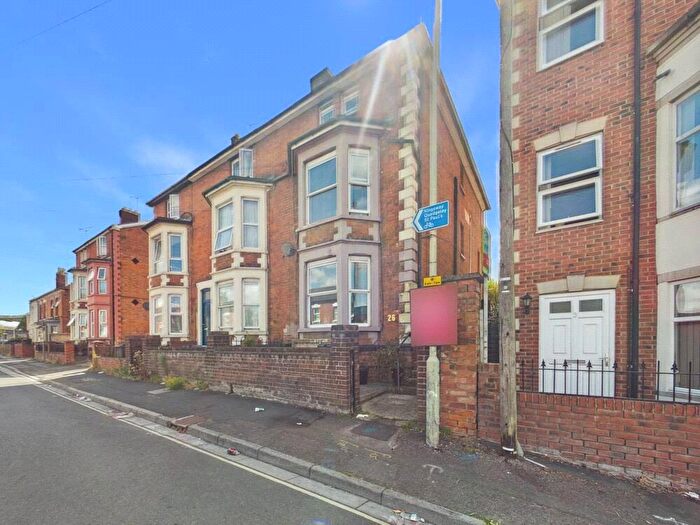 4 Bedroom End Of Terrace House For Sale In Stroud Road, Gloucester, Gloucestershire, GL1