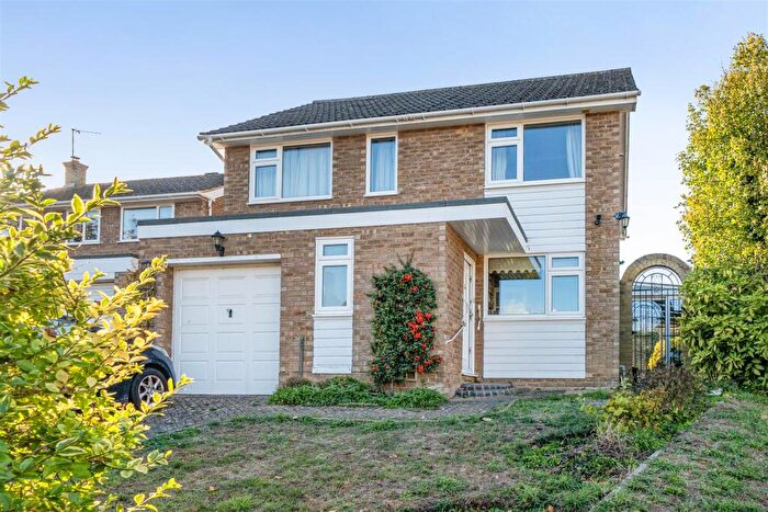 4 Bedroom Detached House For Sale In Milford Close, Maidstone, ME16