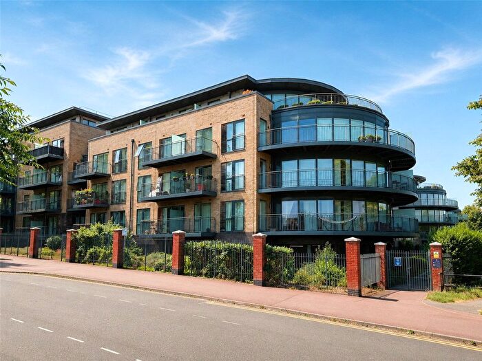 2 Bedroom Flat For Sale In Kingsley Walk, Cambridge, CB5