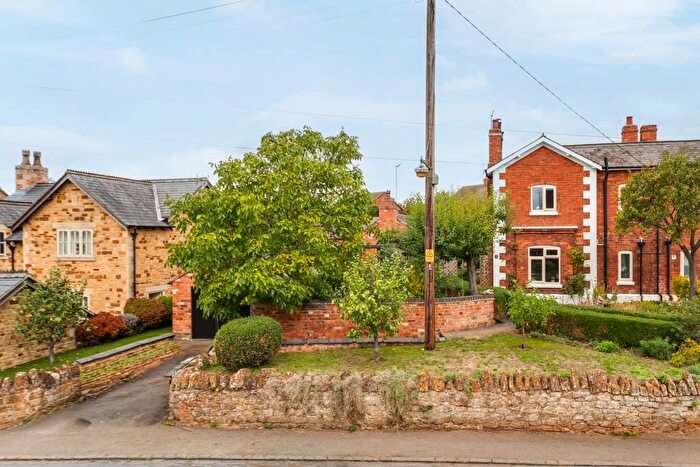 3 Bedroom Semi-Detached House For Sale In Station Road, Rushton, NN14