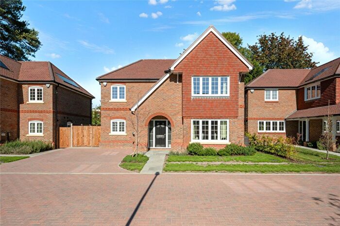 4 Bedroom Detached House For Sale In Shelvers Way, Tadworth, Surrey, KT20