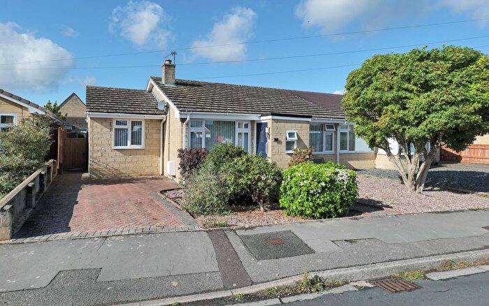 2 Bedroom Semi-Detached Bungalow For Sale In Sherwood Avenue, Melksham, SN12