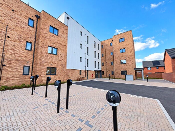 1 Bedroom Apartment For Sale In Hamilton Court, Thorpe Close, Bordon, GU35