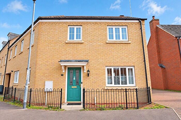 3 Bedroom Link Detached House To Rent In Woodlands, Huntingdon, PE29