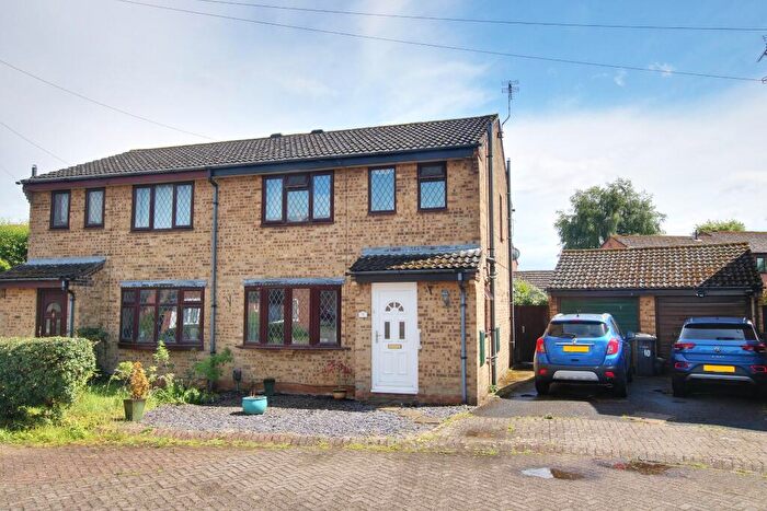 3 Bedroom Semi-Detached House For Sale In Romsey, SO51
