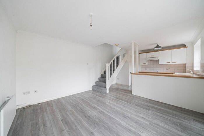 1 Bedroom Detached House To Rent In Veals Mead, Mitcham, CR4
