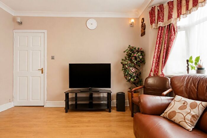 4 Bedroom Terraced House For Sale In Rochdale Road, Walthamstow, E17