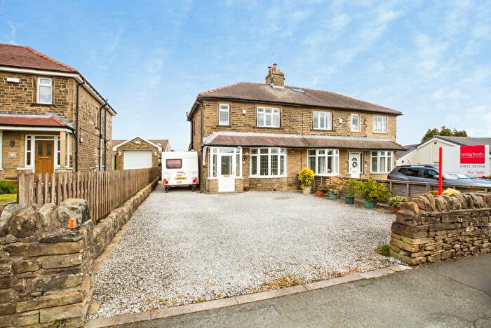 3 Bedroom Semi-Detached House For Sale In Tewit Lane, Halifax, West Yorkshire, HX2