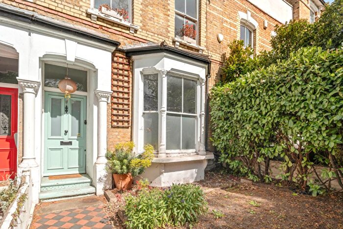 3 Bedroom Terraced House For Sale In Evering Road, London, N16