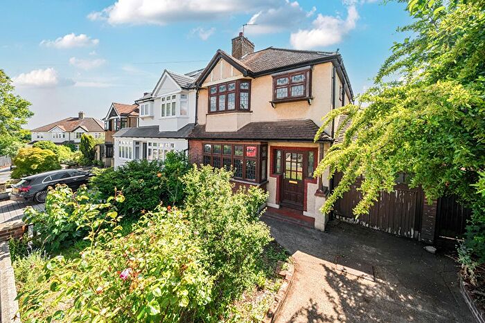 3 Bedroom Property For Sale In Meadowview Road, Bexley, Greater London, DA5