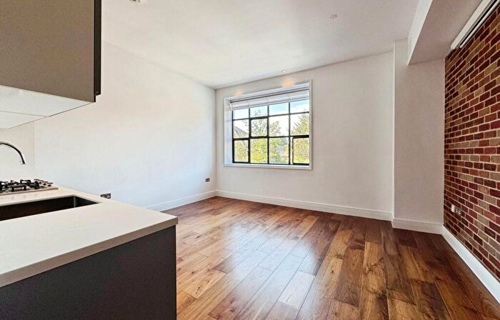 1 Bedroom Flat To Rent In Grenville Place, Lofts Apartments, NW7