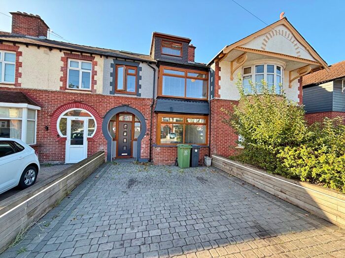 4 Bedroom Terraced House For Sale In Hawthorn Crescent, Highbury, PO6