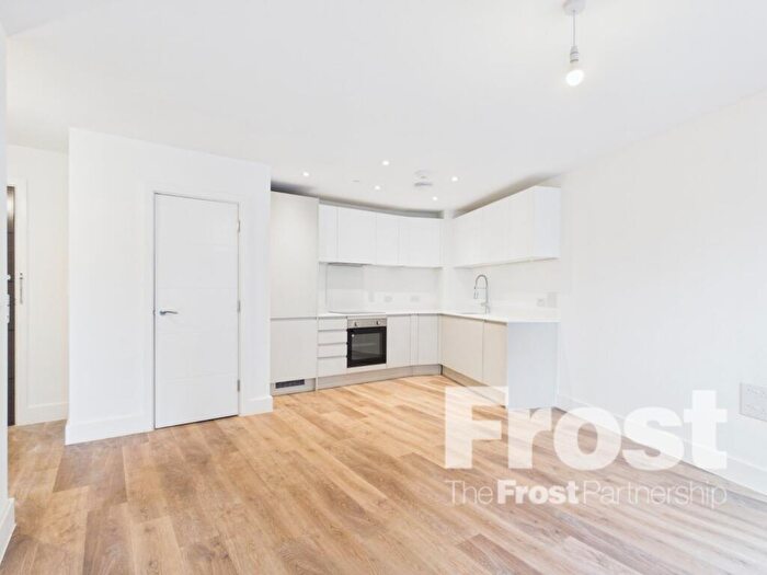 1 Bedroom Apartment To Rent In Bath Road, Slough, Berkshire, SL1