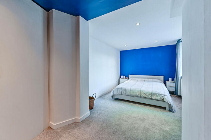 1 Bedroom Flat For Sale In St Marys Court, Defoe Road, Stoke Newington, London, N16