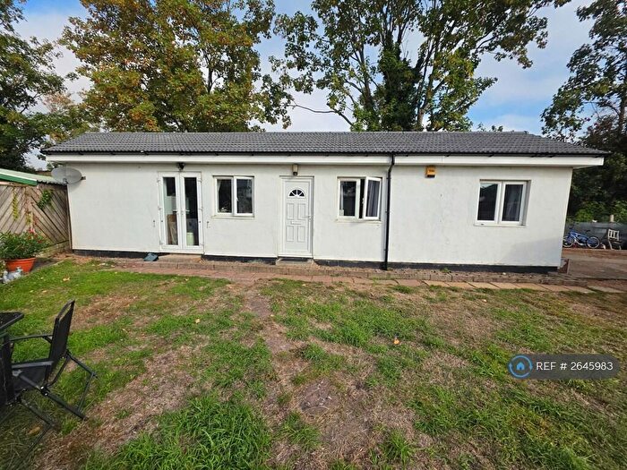 2 Bedroom Bungalow To Rent In Upper Elmers End Road, Beckenham, BR3
