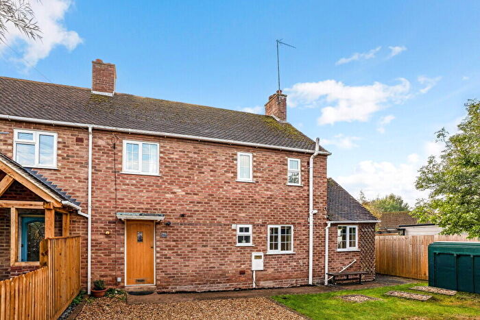 3 Bedroom Semi-Detached House For Sale In Kineton, CV35