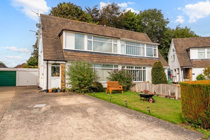 3 Bedroom Semi-Detached House For Sale In Greystones Close, Aberford, Leeds, LS25
