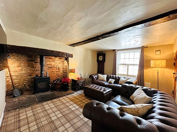 4 Bedroom Semi-Detached House For Sale In Sherburn Street, Cawood, Selby, YO8