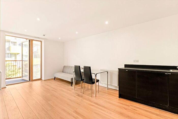 1 Bedroom Flat For Sale In Arboretum Place, Barking, IG11