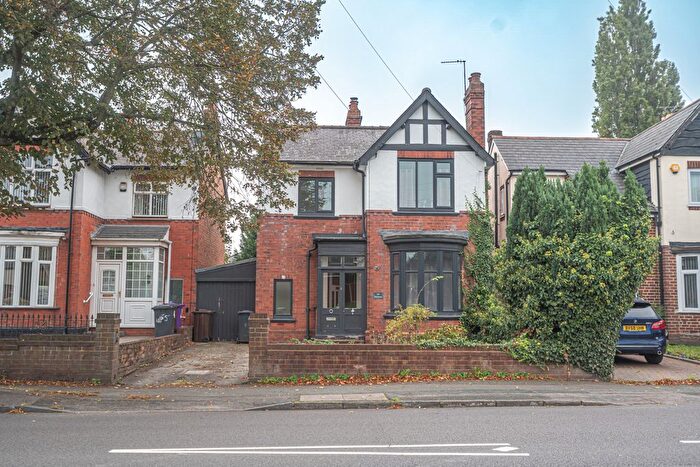 3 Bedroom Detached House For Sale In Willenhall Road, Bilston, Wolverhampton, WV14