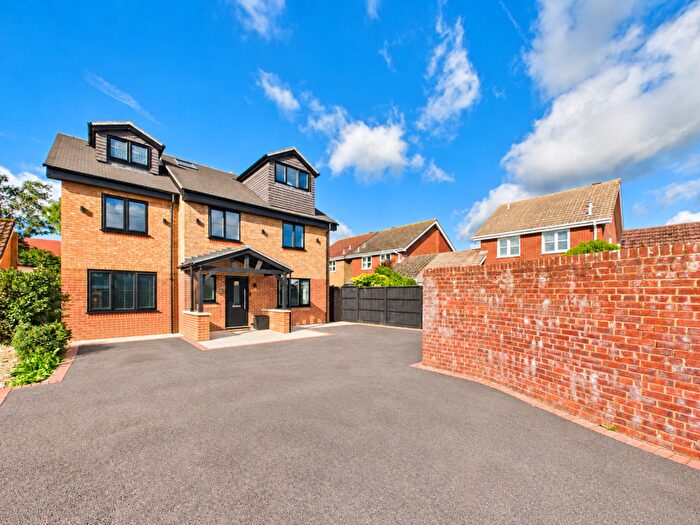 5 Bedroom Detached House For Sale In Fontwell Close, Fontwell, BN18