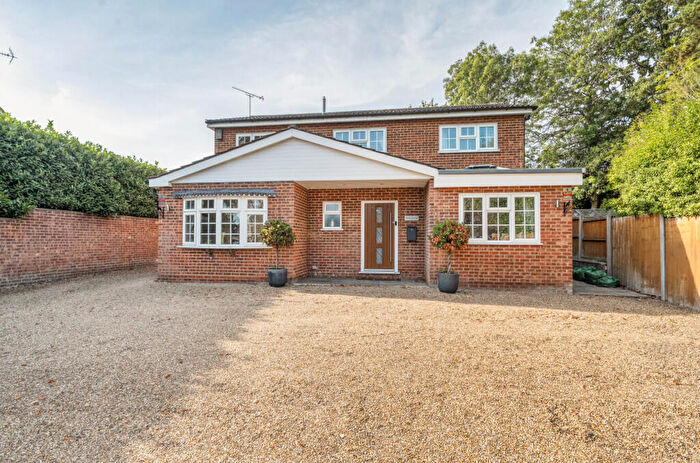 4 Bedroom Detached House For Sale In Hawley Road, Blackwater, Surrey, GU17