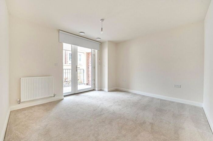 2 Bedroom Apartment To Rent In Jenyns Drive, Cambridge, Cambridgeshire, CB3