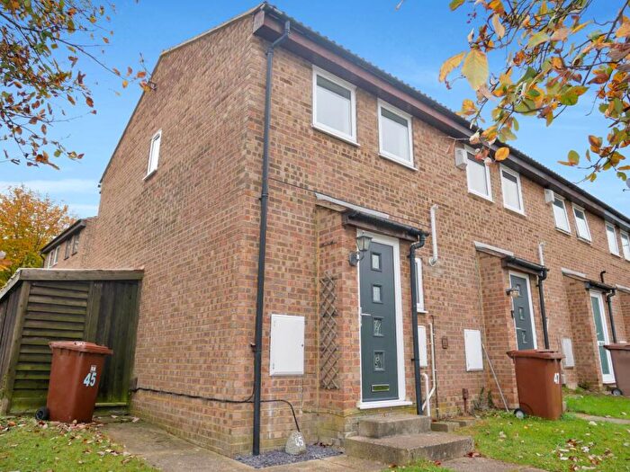 2 Bedroom End Of Terrace House To Rent In Chaffinch Close, Chatham, Kent, ME5